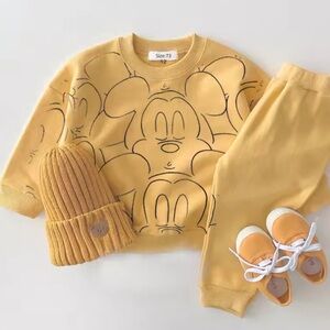 Boutique Minnie/Mickey 2 Piece Outift NWOT Size 12 month